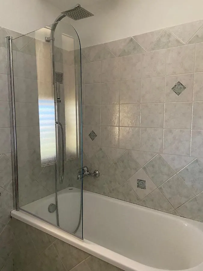 Augustali Momenti Apartment Centuripe 펜션